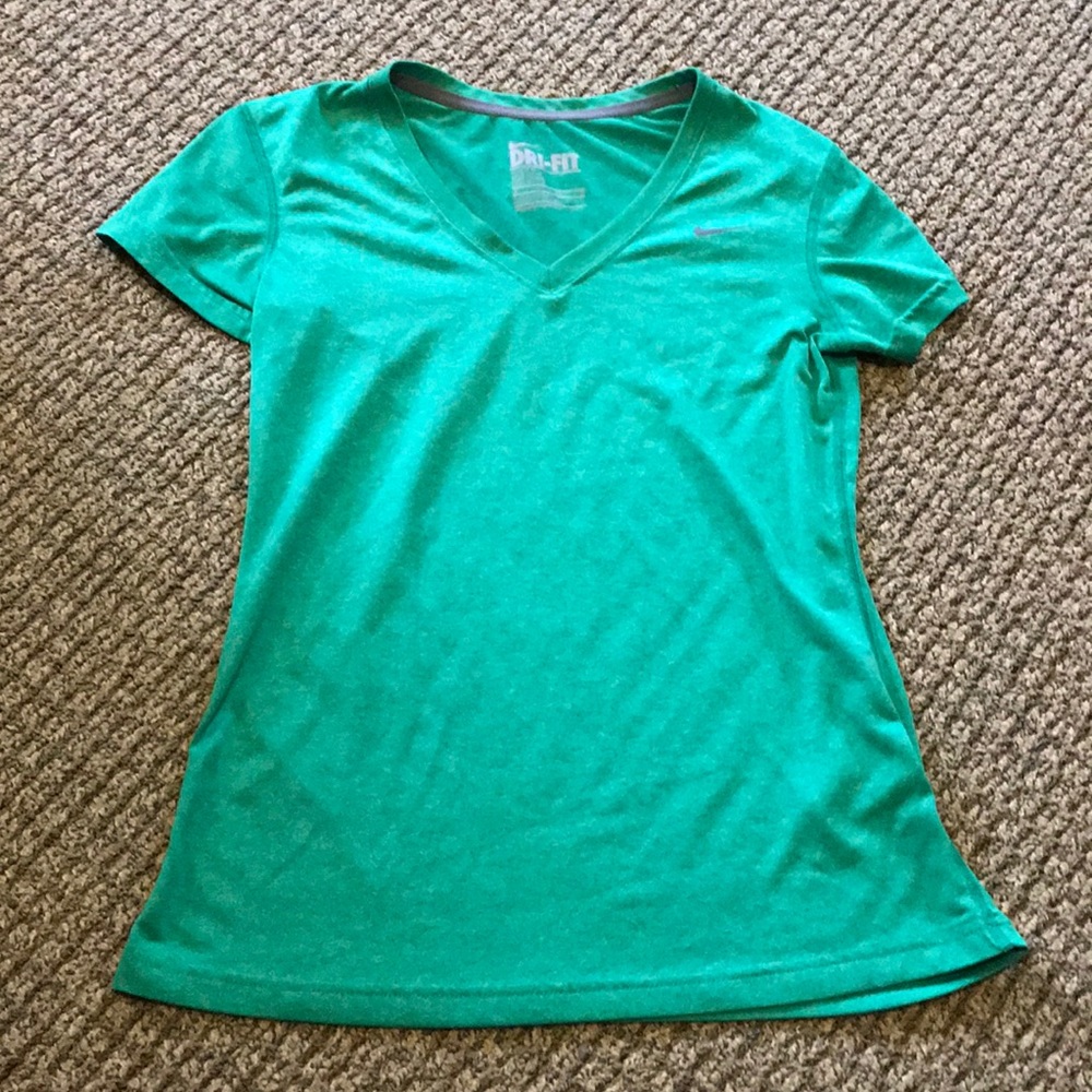GREEN SIZE XS NIKE DRI-FIT WORKOUT TOP